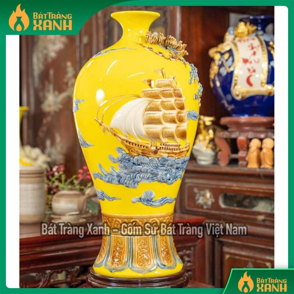 Mai Bình Đắp Nổi " Thuận Buồm Xuôi Gió " Men Màu Vàng Mai Bình Đắp Nổi " Thuận Buồm Xuôi Gió " Men Màu Vàng